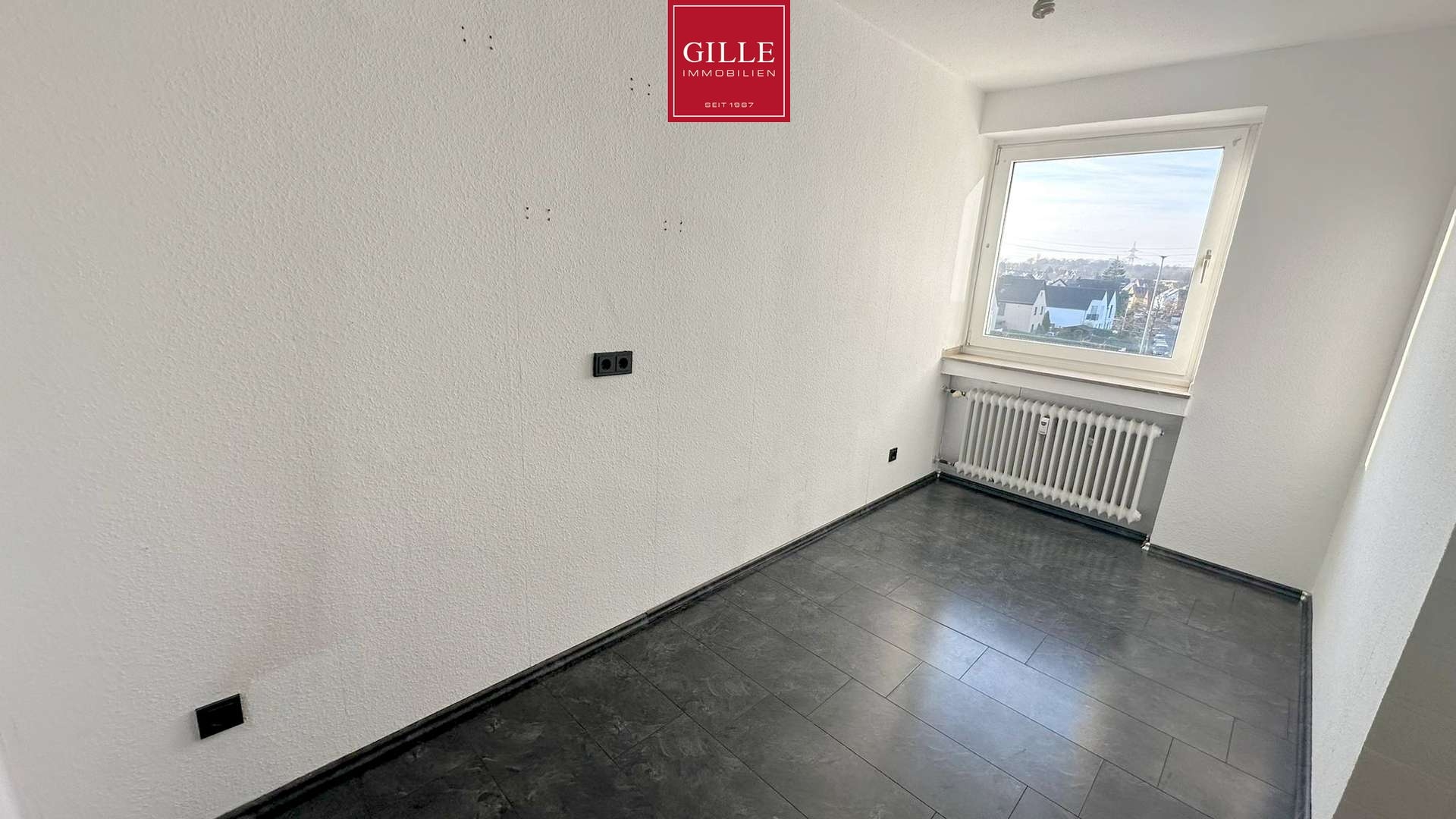 Ansicht 11 von: Neuss-Reuschenberg: Helle u. gepflegte 2-Zimmerwhg. mit Balkon, Wannenbad & Aufzug